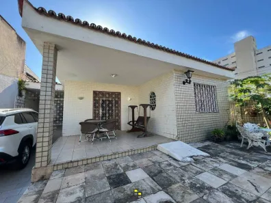 Casa com 4 Quartos à venda, 429m² no Parreão, Fortaleza