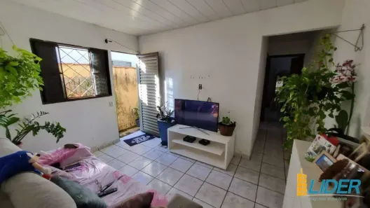 Casa com 2 Quartos à venda, 200m² no Granada, Uberlândia