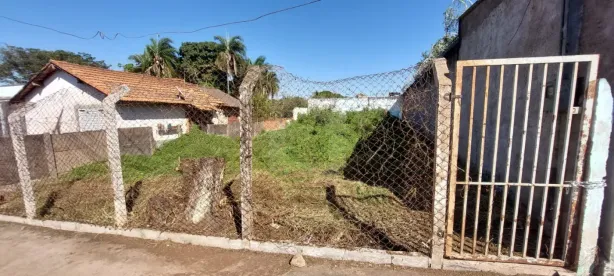 Lote/Terreno à venda, 240m² no Luizote de Freitas, Uberlândia