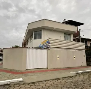 Sobrado com 2 Quartos para alugar, 100m² no Cordeiros, Itajaí