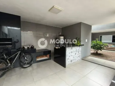 Casa com 3 Quartos para alugar, 160m² no Nova Uberlândia, Uberlândia