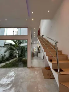 Casa com 4 Quartos para alugar, 225m² no Comendador Soares, Nova Iguaçu