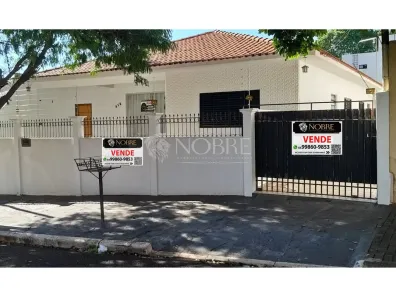 Casa com 3 Quartos à venda, 240m² no Vila Cleópatra, Maringá