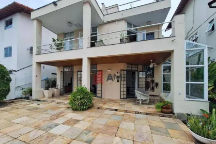 Casa de Condomínio com 4 Quartos à venda, 250m² no Badu, Niterói