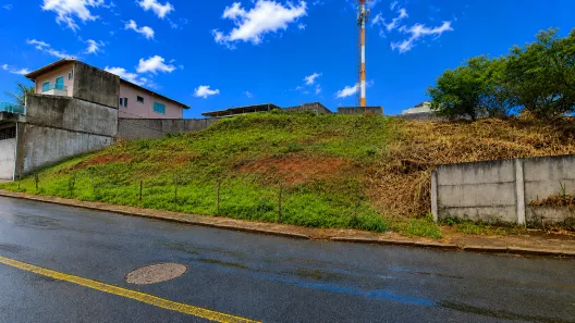 Lote/Terreno à venda, 420m² no Vivendas da Serra, Juiz de Fora