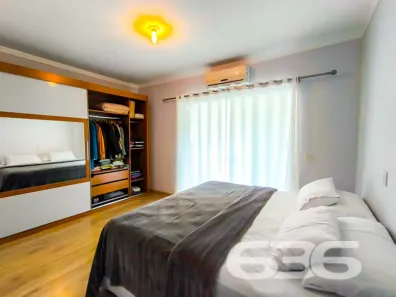 Sobrado com 3 Quartos à venda, 182m² no Petrópolis, Joinville