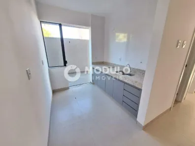 Apartamento com 2 Quartos para alugar, 75m² no Santa Mônica, Uberlândia