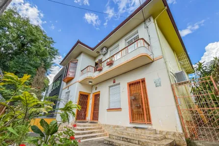 Casa com 6 Quartos à venda, 273m² no Menino Deus, Porto Alegre