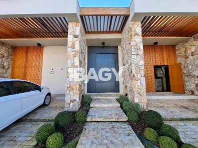 Casa com 3 Quartos para alugar, 177m² no Beira Rio, Biguaçu