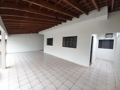 com 2 Quartos para venda ou aluguel, 155m² no Vila Liberdade, Presidente Prudente