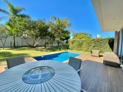 Casa de Condomínio com 6 Quartos à venda, 398m² no Atlântida, Xangri-lá