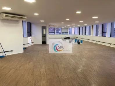 Sala Comercial para alugar, 300m² no Vila Olímpia, São Paulo