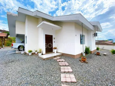 Casa com 3 Quartos à venda, 131m² no Santa Terezinha, Brusque
