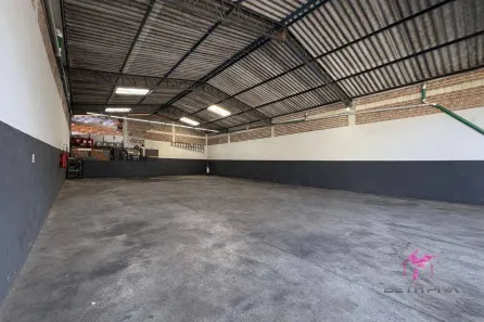 Galpão/Depósito/Armazém para alugar, 320m² no Centro, Leme