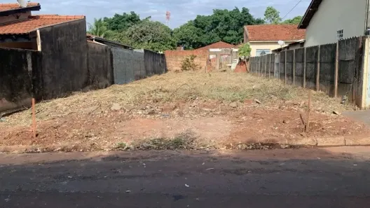 Lote/Terreno à venda, 300m² no São Francisco, São José do Rio Preto