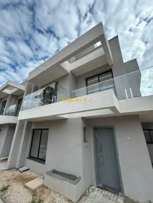 Sobrado com 3 Quartos à venda, 119m² no Uberaba, Curitiba