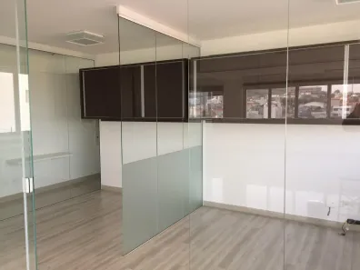 Sala Comercial à venda, 90m² no Coqueiros, Florianópolis