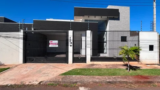 Casa com 3 Quartos para alugar, 140m² no Parque Avenida, Maringá