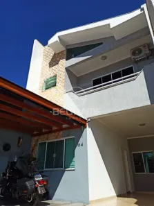 Sobrado com 3 Quartos à venda, 162m² no Zona 28, Maringá