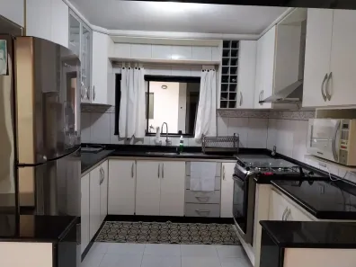 Sobrado com 4 Quartos à venda, 324m² no Jardim Las Vegas, Santo André
