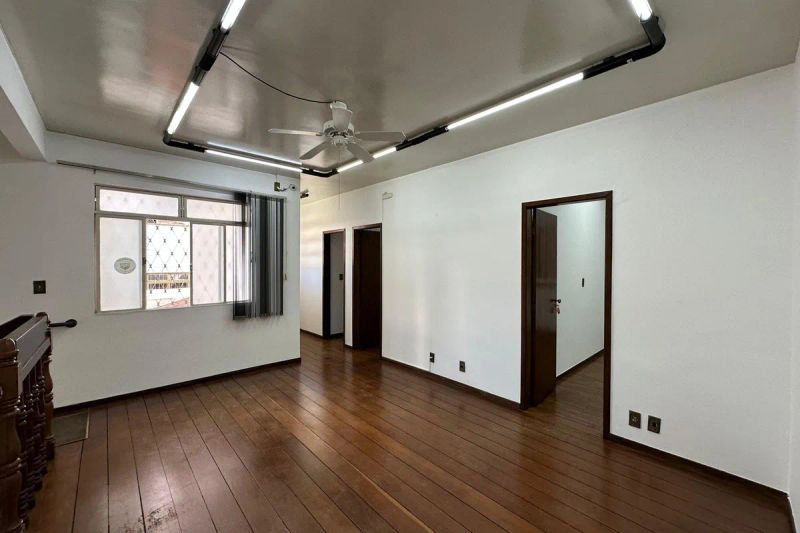 Casa com 5 quartos — Jaraguá, Belo Horizonte