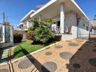 Casa com 3 Quartos para alugar, 227m² no Vila Rehder, Americana