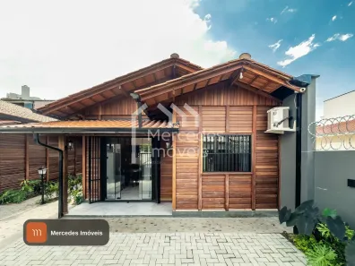Casa com 2 Quartos para alugar, 40m² no Centro, Itajaí