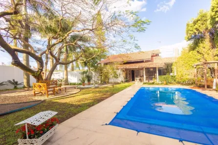Casa com 5 Quartos à venda, 350m² no Neva, Cascavel