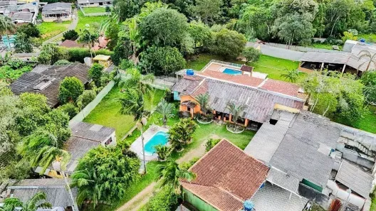Fazenda/Sítio com 3 Quartos para venda ou aluguel, 200m² no Centro, Embu-Guaçu