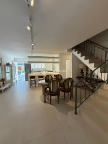 Casa com 3 Quartos para alugar, 260m² no Campeche, Florianópolis