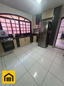 Sobrado com 3 Quartos à venda, 246m² no Jardim Guapituba, Mauá
