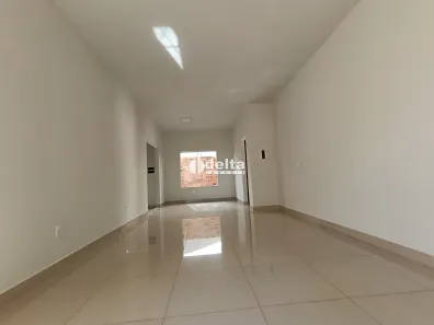 Casa com 5 Quartos para alugar, 260m² no Santa Mônica, Uberlândia