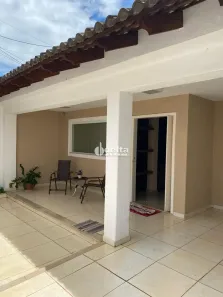 Casa com 3 Quartos à venda, 200m² no Cidade Jardim, Uberlândia