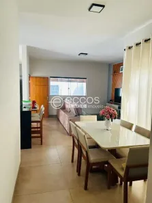 Casa com 3 Quartos à venda, 235m² no Alto Umuarama, Uberlândia
