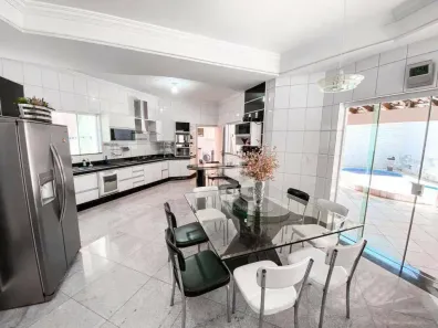 Casa com 6 Quartos à venda, 340m² no Tibery, Uberlândia