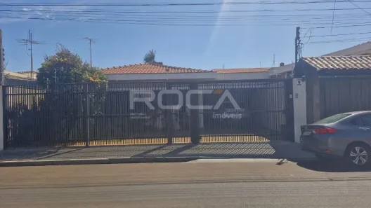Casa com 4 Quartos à venda, 220m² no Chácara São João, São Carlos