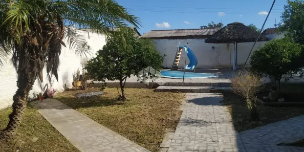 Casa com 3 Quartos à venda, 250m² no Guajuviras, Canoas