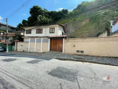 Casa com 3 Quartos à venda, 160m² no Corrêas, Petrópolis