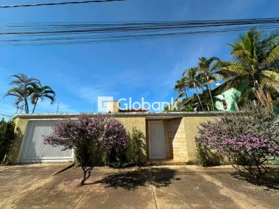 Casa com 3 Quartos para alugar, 110m² no Planalto, Montes Claros