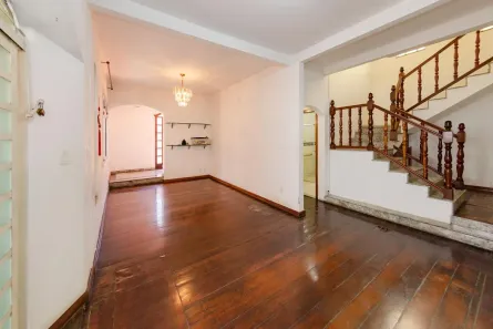Casa com 5 Quartos à venda, 345m² no Coração Eucarístico, Belo Horizonte