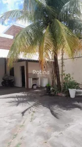Casa com 3 Quartos à venda, 93m² no Santa Mônica, Uberlândia