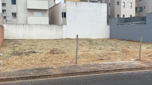 Lote/Terreno à venda, 300m² no Novo Mundo, Uberlândia