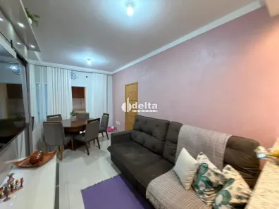 Apartamento com 2 Quartos para alugar, 77m² no Novo Mundo, Uberlândia