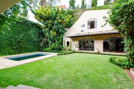 Sobrado com 4 Quartos à venda, 605m² no Jardim Guedala, São Paulo