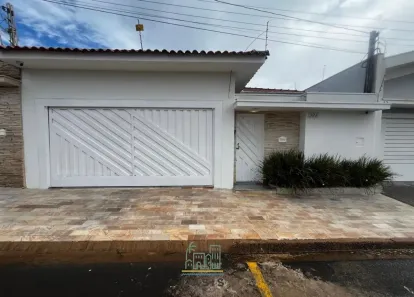 Casa com 3 Quartos para alugar, 230m² no São Joaquim, Franca
