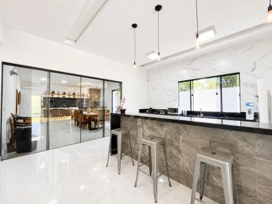 Casa com 4 Quartos à venda, 240m² no Lagoa, Macaé