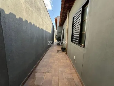 Casa com 3 Quartos à venda, 143m² no Beija-Flor II, Uberaba
