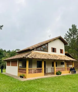 Fazenda/Sítio com 3 Quartos à venda, 200m² no Centro, Mairinque