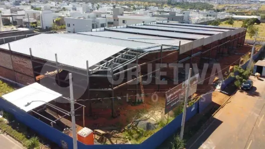 Ponto Comercial para alugar, 572m² no Laranjeiras, Uberlândia