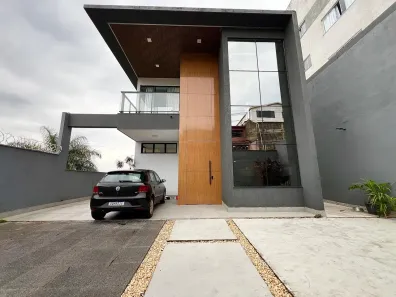 Casa com 4 Quartos à venda, 360m² no Arvoredo 2ª Seção, Contagem